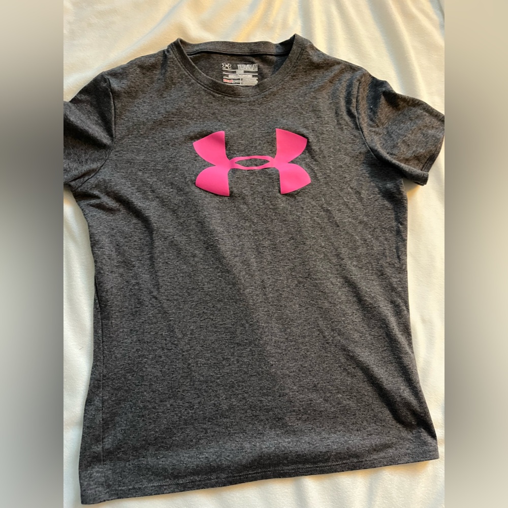 UA dry fit T-shirt